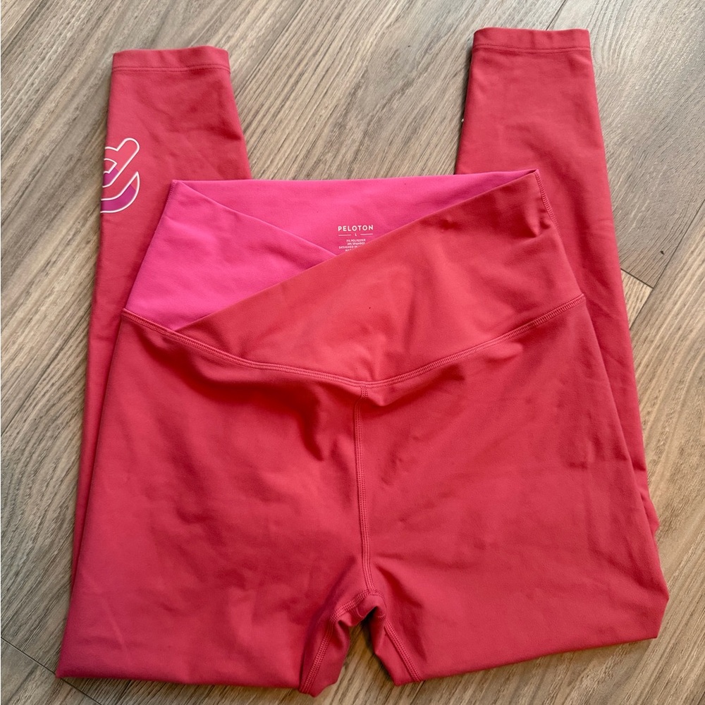 PELOTON Cadent High Rise Cross-Front Leggings in Pink - L